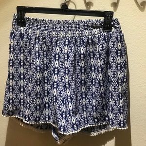 Soft patterned short
